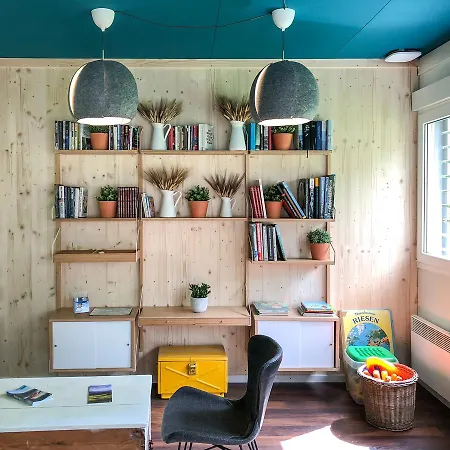 Riverlodge Tcs Training & Freizeit Ag Hostel *