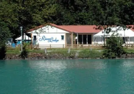 Riverlodge Tcs Training & Freizeit Ag بيت شباب